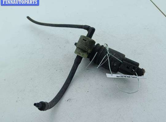 купить Насос (моторчик) омывателя стекла на Volkswagen Passat B5