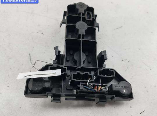 купить Плата фонаря заднего левого на Volkswagen Golf-4