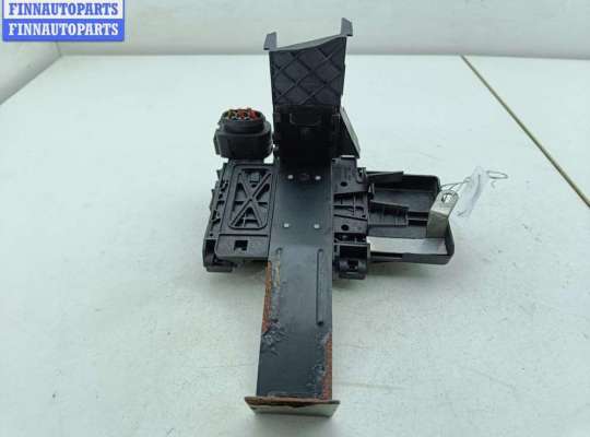 купить Клемма аккумулятора плюс на Volkswagen Golf-4