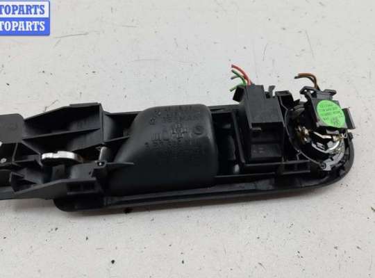 купить Ручка двери внутренняя задняя правая на Volkswagen Passat B5+ (GP)