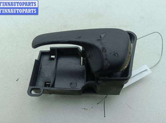 купить Ручка двери внутренняя задняя левая на Volkswagen Passat B4