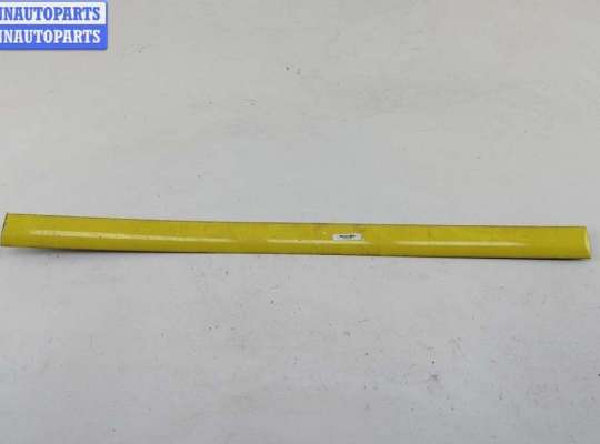 Молдинг двери передней левой AU1717743 на Audi A4 B5 (1994-2001)