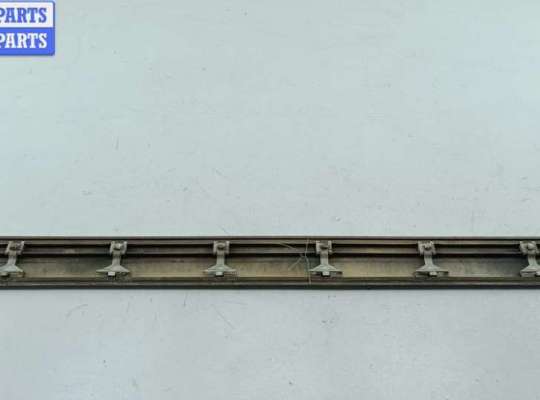 купить Молдинг двери передней левой на Audi A6 C4 (1994-1997)