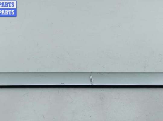 купить Молдинг двери передней левой на Audi A6 C4 (1994-1997)