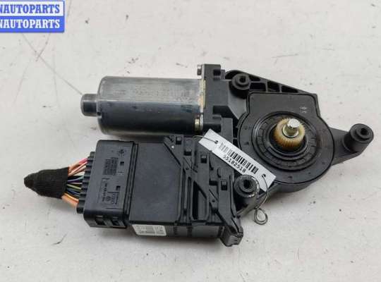 купить Моторчик стеклоподъемника задний правый на Volkswagen Passat B5+ (GP)