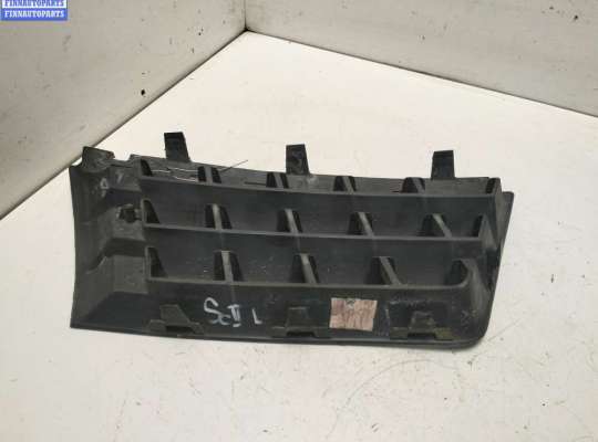 купить Решетка радиатора на Renault Scenic II (2003-2009)