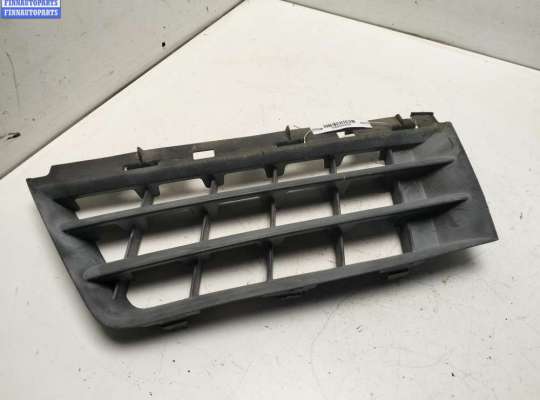 купить Решетка радиатора на Renault Scenic II (2003-2009)