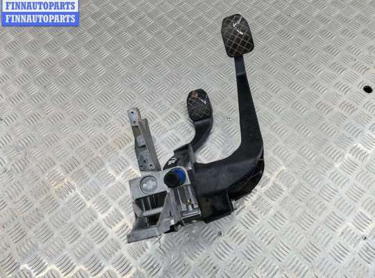 Узел педальный AU1695318 на Audi A4 B7 (2004-2008)