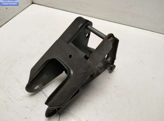 купить Кронштейн КПП опорный на Renault Megane I (1995-2003)