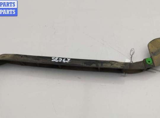 Кронштейн бампера заднего OP2418552 на Opel Astra G (1998-2004)