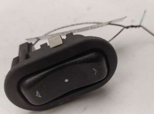 купить Кнопка стеклоподъемника заднего правого на Opel Zafira A (1999-2005)