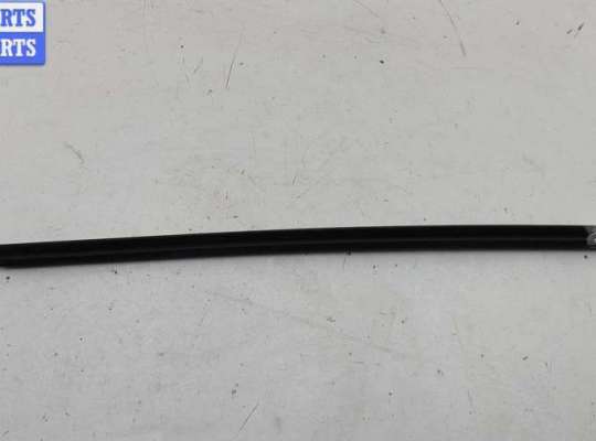 купить Молдинг стекла двери передней правой наружный на Opel Astra H (2004-2009)