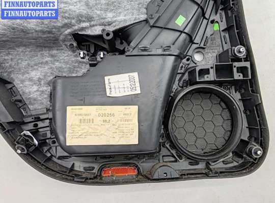купить Обшивка двери задней правой (дверная карта) на Volkswagen Passat B6