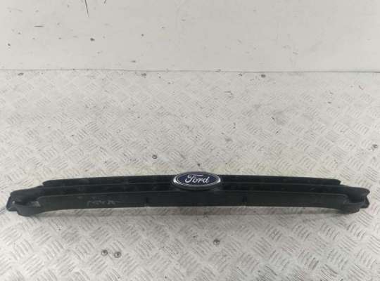 Купить Решетка радиатора на Ford Escort Решетка радиатора FO1468123 на Ford Escort