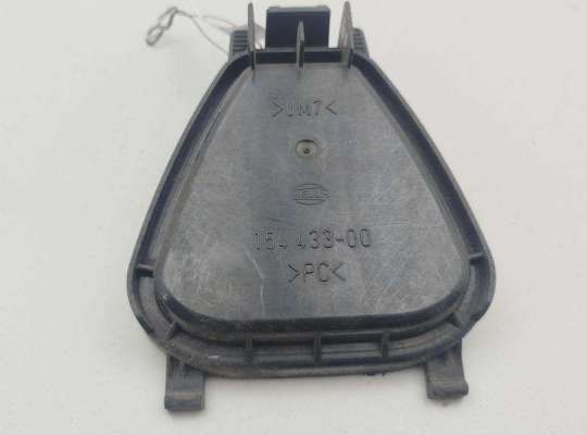 Крышка (заглушка) задняя фары левой VG2764034 на Volkswagen Passat B5+ (GP)