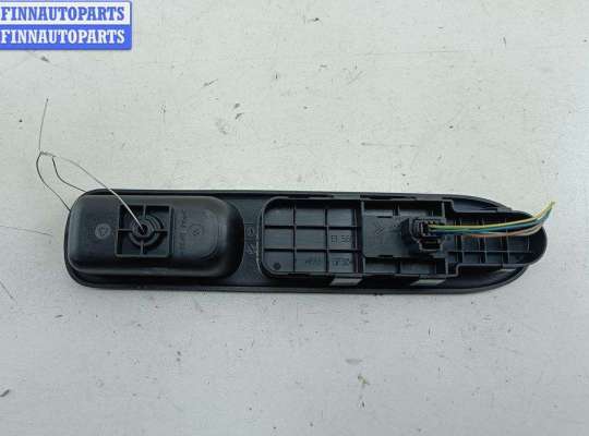 купить Кнопка стеклоподъемника переднего правого на Peugeot 307