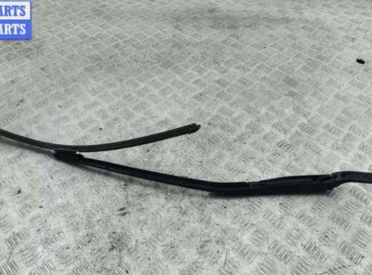 купить Щеткодержатель (поводок стеклоочистителя) передний на Citroen C4 (2004-2010)