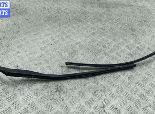 купить Щеткодержатель (поводок стеклоочистителя) передний на Citroen C4 (2004-2010)