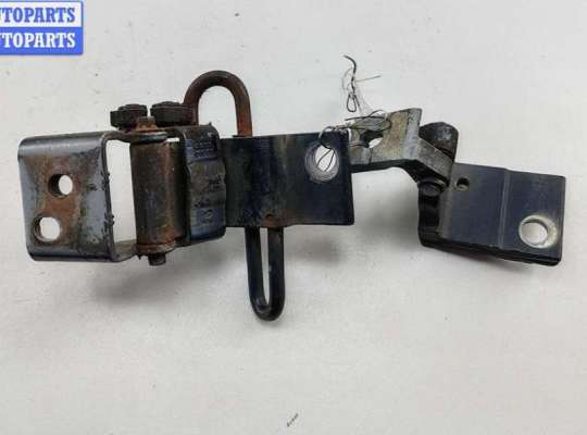 Купить Петля двери передней левой на Audi A4 B5 (1994-2001) Петля двери передней левой AU1716316 на Audi A4 B5 (1994-2001)