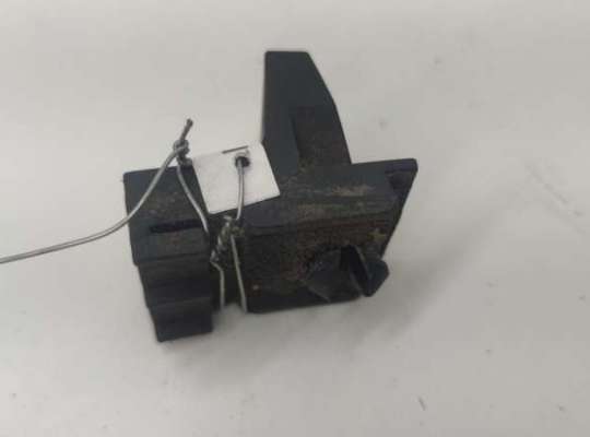 купить Кронштейн крепления на Audi A6 C4 (1994-1997)