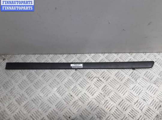 купить Молдинг двери задней левой на Volkswagen Golf-4