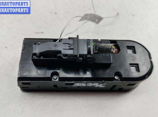 купить Блок кнопок управления стеклоподъемниками на Opel Astra H (2004-2009)