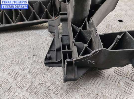 купить Рамка передняя (панель кузовная, телевизор) на Mercedes Vito-2 / Viano W639 (2003-2014)