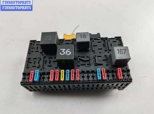 Блок предохранителей VG2688662 на Volkswagen Passat B4