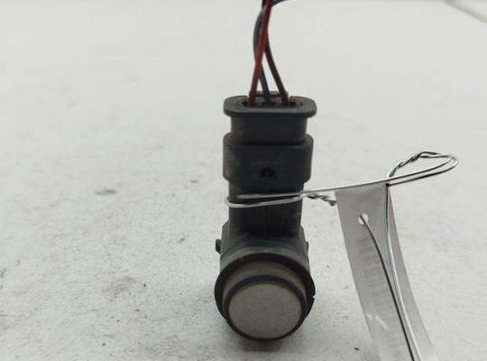 Датчик парковки (парктроник) задний VG2712583 на Volkswagen Passat B7