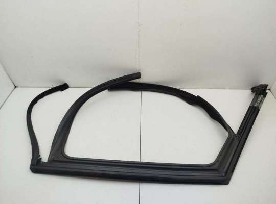 купить Уплотнитель двери задней левой на BMW 2 Tourer F45/F46 (2014-2022)