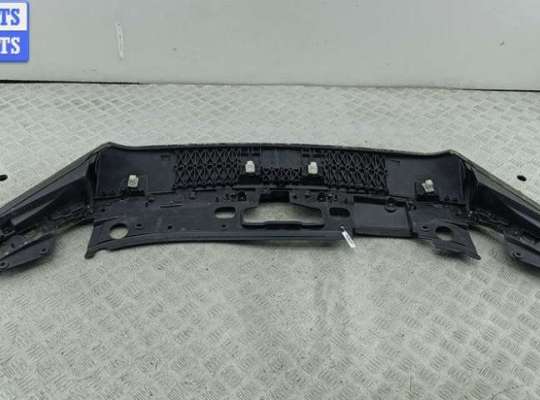 купить Накладка замка капота на Mazda 3 (2018- ) BP