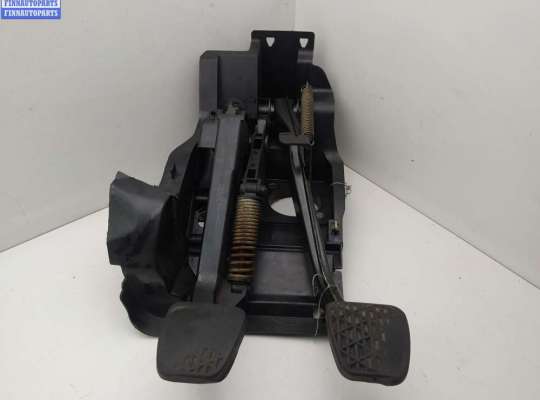 Купить Узел педальный на Mercedes C-Class W203 (2000-2006) Узел педальный MB1612806 на Mercedes C-Class W203 (2000-2006)