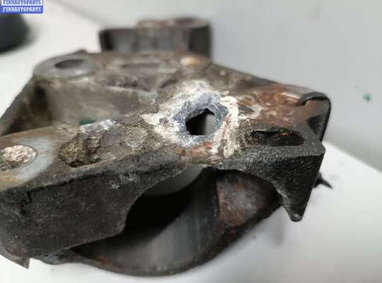 купить Кронштейн крепления на Peugeot 607