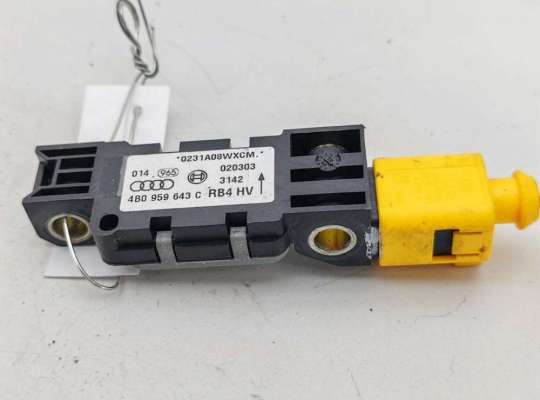 Купить Датчик удара (Airbag) на Audi A8 D3 (2002-2010) Датчик удара (Airbag) AU1773326 на Audi A8 D3 (2002-2010)
