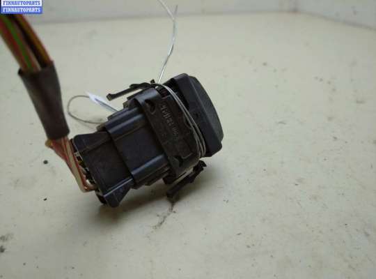 купить Кнопка центрального замка на Opel Vivaro A (2001-2014)