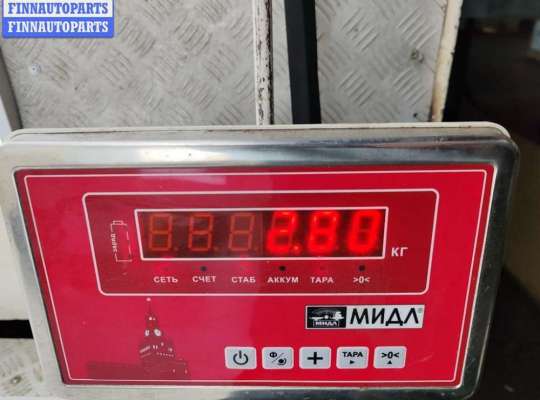 купить Обшивка двери передней правой (дверная карта) на Volkswagen Golf-5 Plus