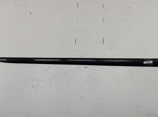 Молдинг двери передней правой OP2258549 на Opel Astra H (2004-2009)