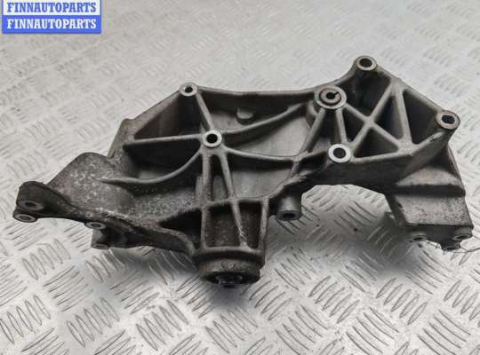 купить Кронштейн генератора на Volkswagen Passat B5