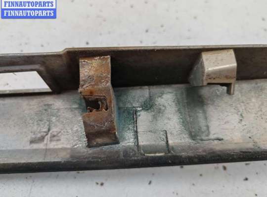 Планка подсветки номера на Opel Zafira B