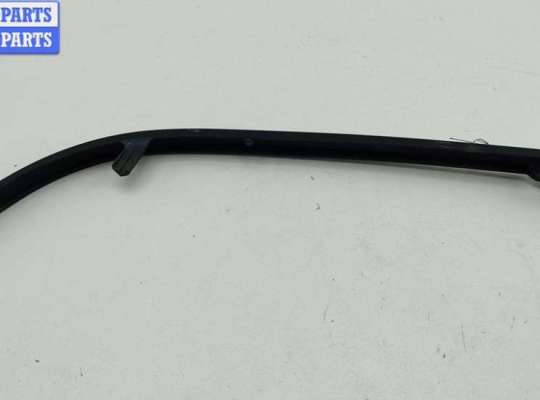 купить Ус под фару правый на Audi 80 B4 (1991-1996)