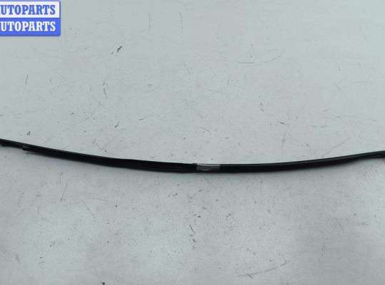 купить Молдинг стекла двери задней левой наружный на Volkswagen Passat B5