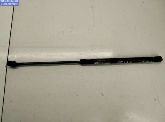 Амортизатор крышки (двери) багажника VG2626485 на Volkswagen Golf-3