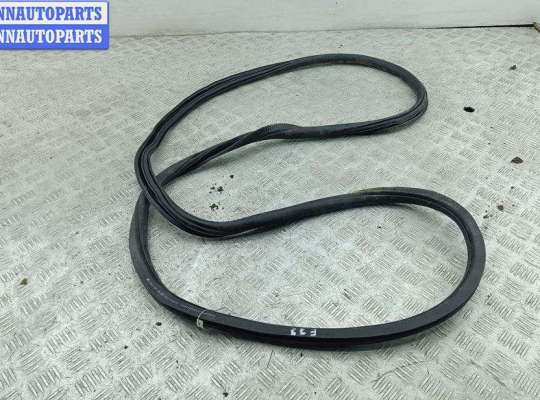 купить Уплотнитель двери передней левой на Skoda Octavia mk2 (A5 1Z) 2004-2013