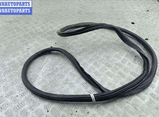 купить Уплотнитель двери передней левой на Skoda Octavia mk2 (A5 1Z) 2004-2013