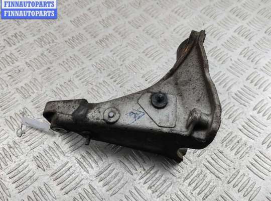 купить Кронштейн двигателя опорный на Volkswagen Golf-3