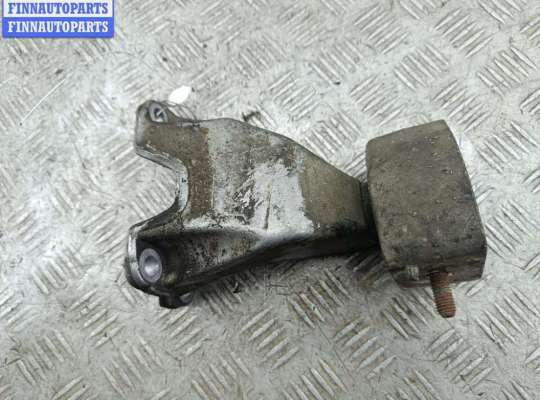 купить Кронштейн КПП опорный на Volkswagen Passat B5