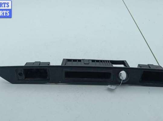 Купить Ручка крышки (двери) багажника на Audi A6 C6 (2004-2011) Ручка крышки (двери) багажника AU1672577 на Audi A6 C6 (2004-2011)