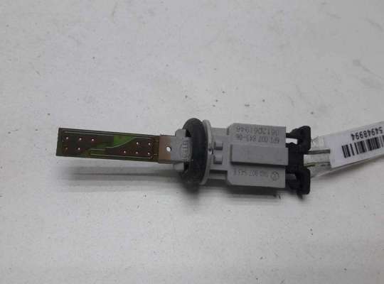 Купить Датчик температуры на Volkswagen Passat B6 Датчик температуры VG2227819 на Volkswagen Passat B6