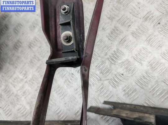 купить Рамка передняя (панель кузовная, телевизор) на Audi 80 B4 (1991-1996)