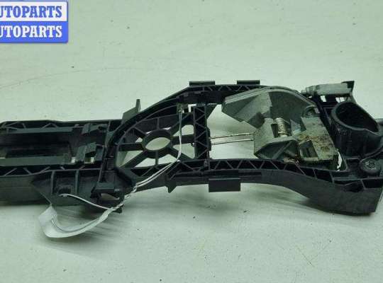 купить Корпус (держатель) ручки двери задней правой на Volkswagen Passat B6